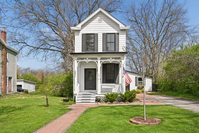 24 E  Sharon Rd, Cincinnati, OH 45246
