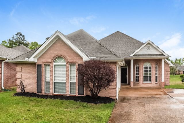 3950 Spring Lakes Cir, Olive Branch, MS 38654