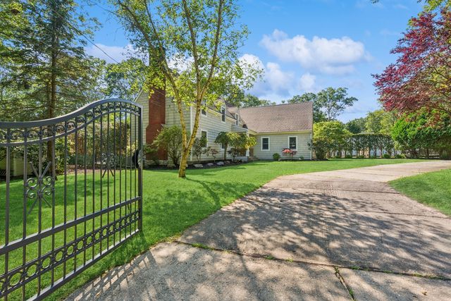 103 Warfield Way, Southampton, NY 11968