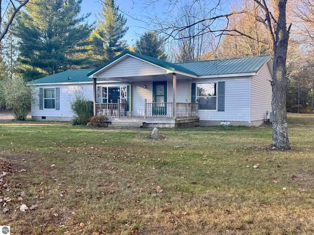 230 Ingersoll Rd SW, Fife Lake, MI 49633