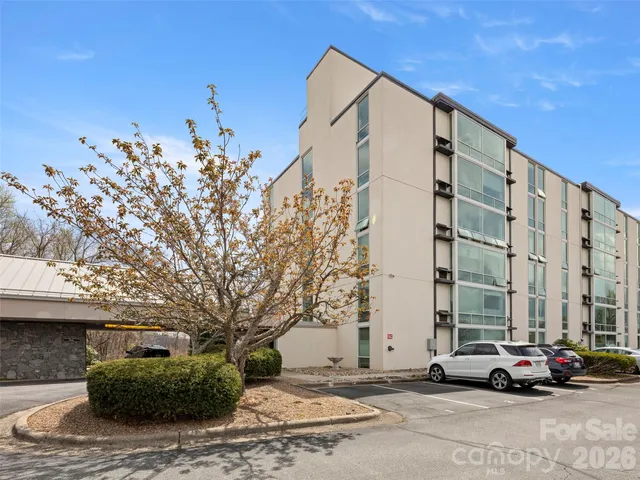 647 Town Mountain Rd #612, Asheville, NC 28804