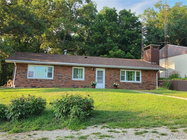 15037 Seven Sisters Ave, Irving, IL 62051