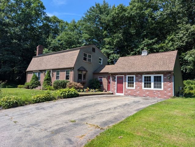 100 Wildwood Rd, East Brookfield, MA 01515
