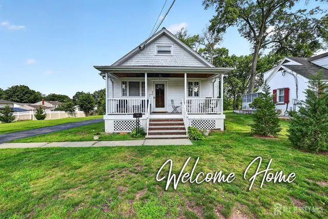 886 Main St, Fords, NJ 08863