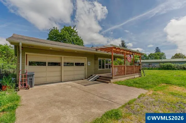 1909 Main St, Lyons, OR 97358