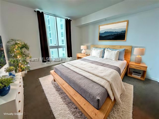 300 Biscayne Blvd #2703, Miami, FL 33130