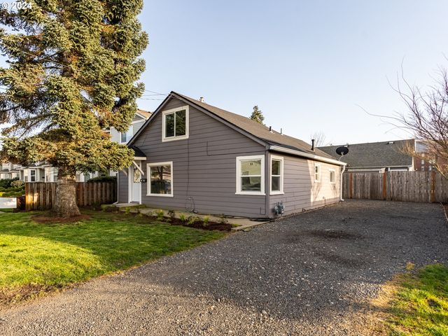 2228 23rd Pl, Forest Grove, OR 97116