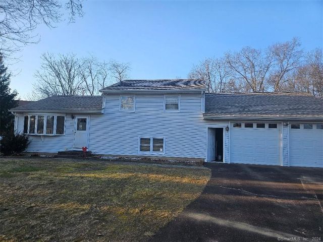 51 Coventry Cir, North Haven, CT 06473