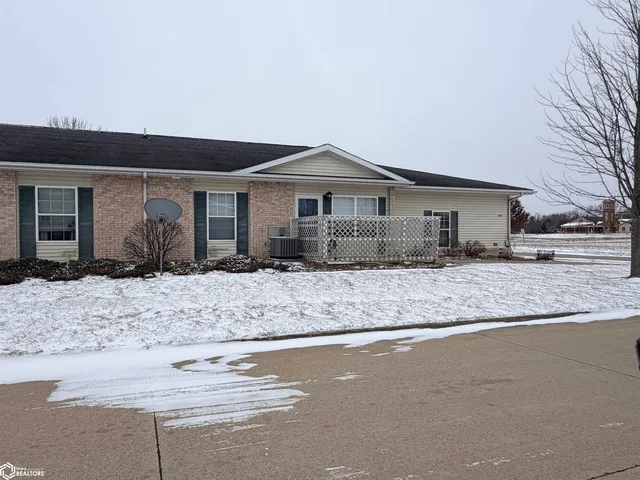 2902 W  Jefferson Ave #D, Fairfield, IA 52556