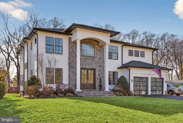 7726 Schelhorn Rd, Alexandria, VA 22306