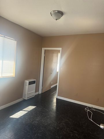 792 W  4th St, San Pedro, CA 90731