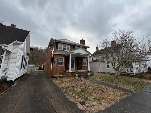 212 E  4th St, Augusta, KY 41002