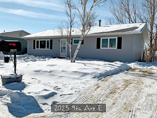2025 9th Ave E, Williston, ND 58801 | Trulia