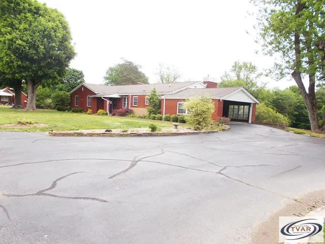 116 N  Church Ave, Camden, TN 38320