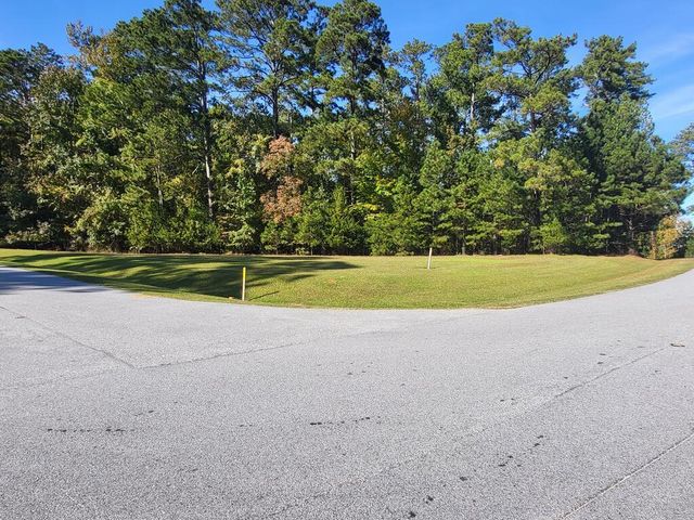 201 Lakeport Dr, Greenwood, SC 29649