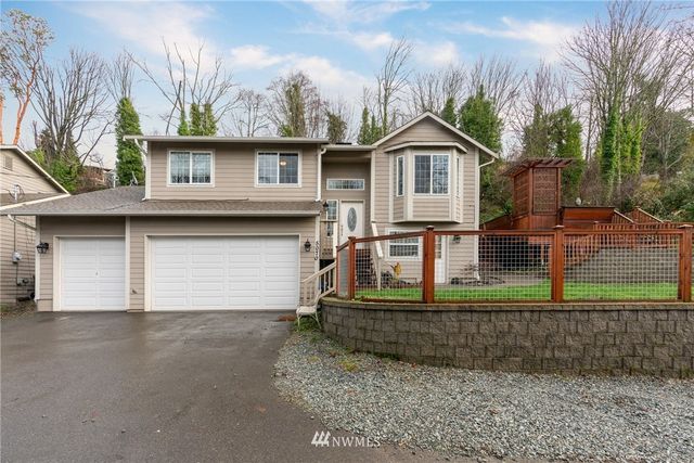 5070 23rd Ave SW, Seattle, WA 98106