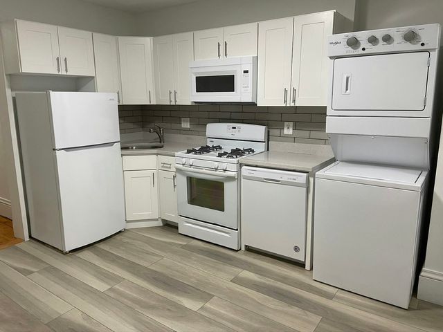 252 Windsor St #3, Cambridge, MA 02139