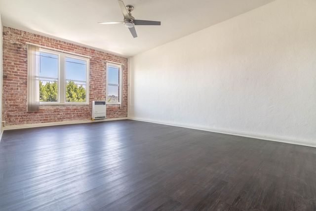 1777 N  Vermont Ave, Los Angeles, CA 90027