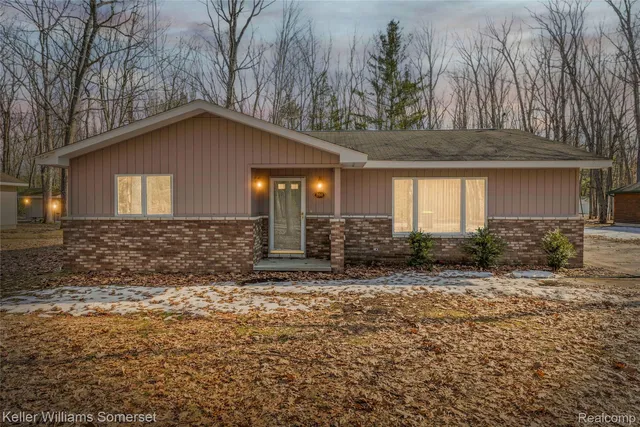 208 Hitchcock Ave, Roscommon, MI 48653