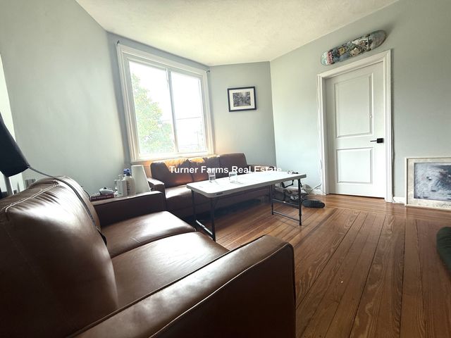 42 William St #1F, Medford, MA 02155