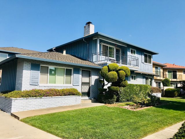 683 Grand Coulee Ave  #4, Sunnyvale, CA 94087