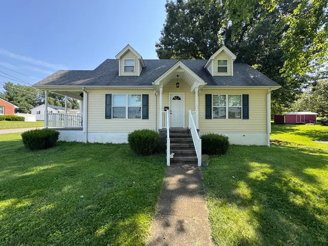 294 W  Water St, Flemingsburg, KY 41041