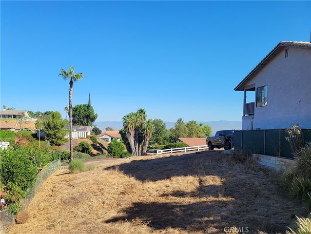 Seven Hills Dr #6, Riverside, CA 92503