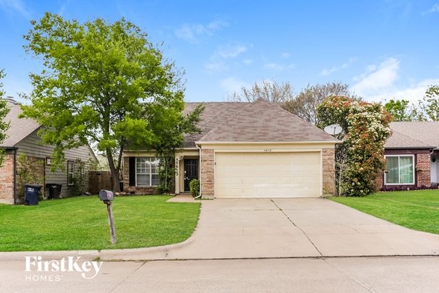 4613 Feathercrest Dr, Fort Worth, TX 76137