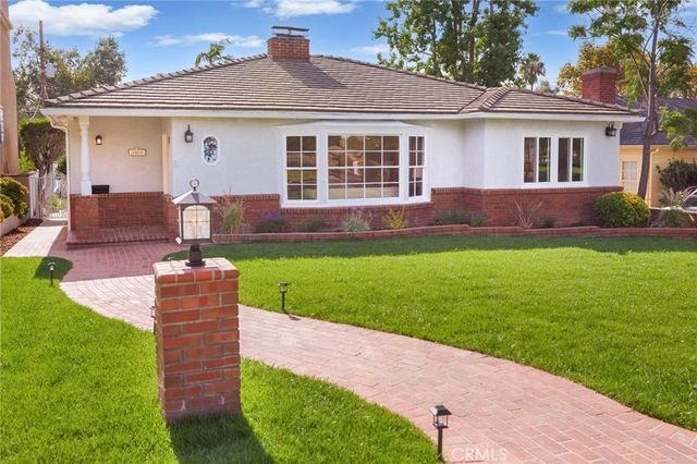 1054 E  Grinnell Dr, Burbank, CA 91501
