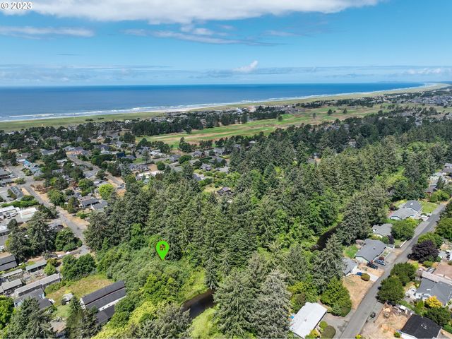 2nd St #3703, Seaside, OR 97138