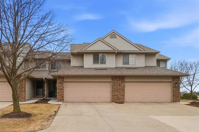 2335 Mulberry St #2, Coralville, IA 52241