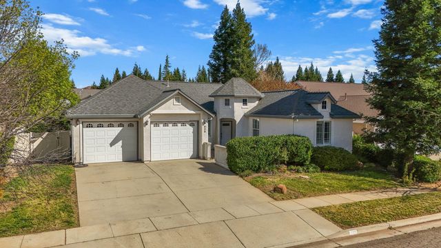 938 Leisha Ln, Redding, CA 96001