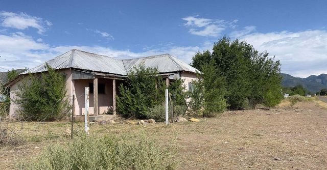 303 S  Spruce St, Magdalena, NM 87825