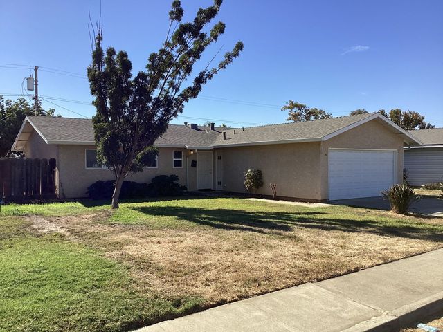 36 Fairview Ave, Gustine, CA 95322