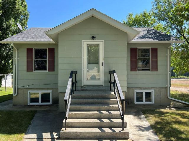 971 West River Rd, Worland, WY 82401