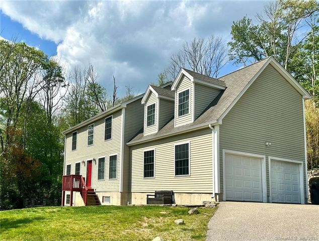62 Terry Rd, Gales Ferry, CT 06335