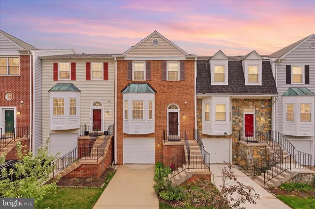 12333 Field Lark Ct, Fairfax, VA 22033