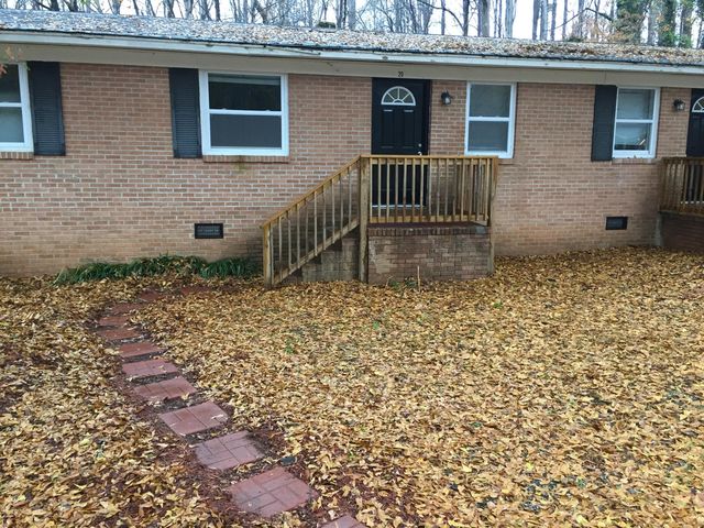 30 Maple Ln, Travelers Rest, SC 29690