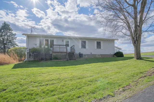 W3304 US Highway 10, Maiden Rock, WI 54750