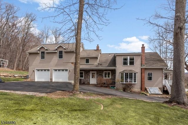 194 Fairview Ave, Long Valley, NJ 07853