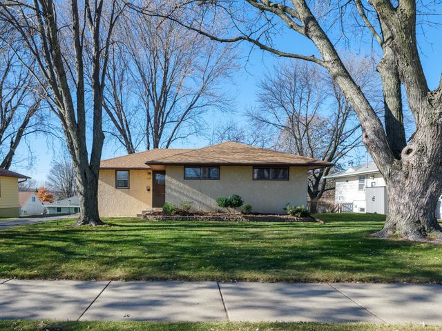 1107 11th Ave NW, Rochester, MN 55901