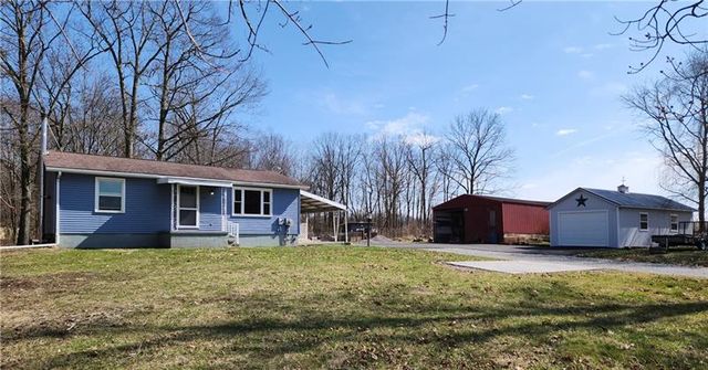 2862 State Line Rd, Enon Valley, PA 16120