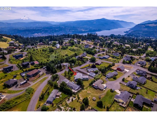 541 Cochran Ln, White Salmon, WA 98672