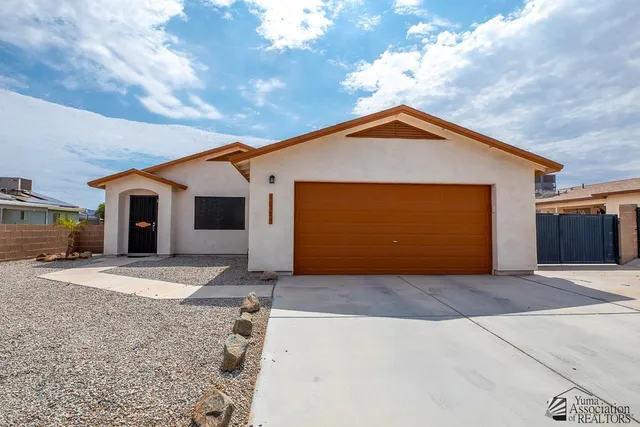 10389 S  Typhoon Ave, Yuma, AZ 85365