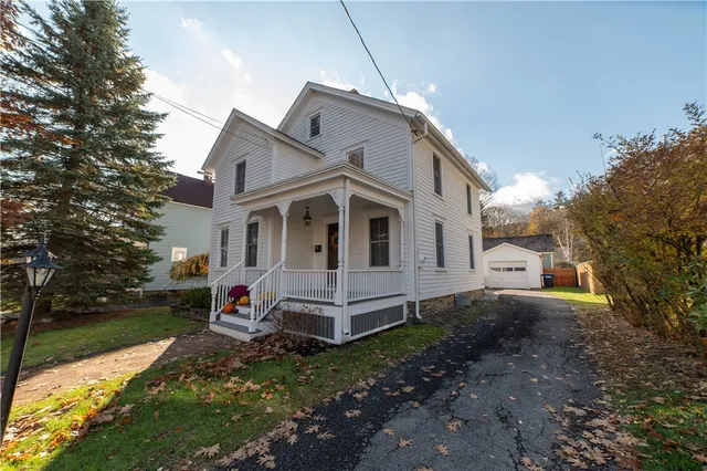 24 Delaware St, Cooperstown, NY 13326