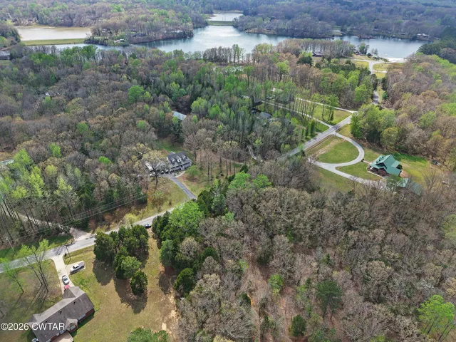 Lakewood Dr E, Jackson, TN 38305