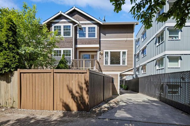5610 15th Ave  NE #B, Seattle, WA 98105