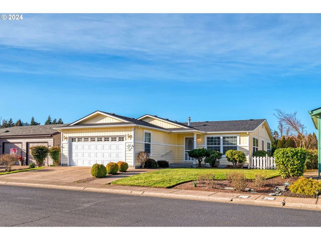 120 Tyson Dr, Cottage Grove, OR 97424