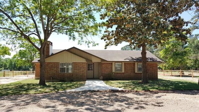 12059 Old County Rd, Willis, TX 77378