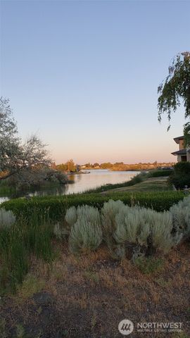 805 S Camas Place, Moses Lake, WA 98837